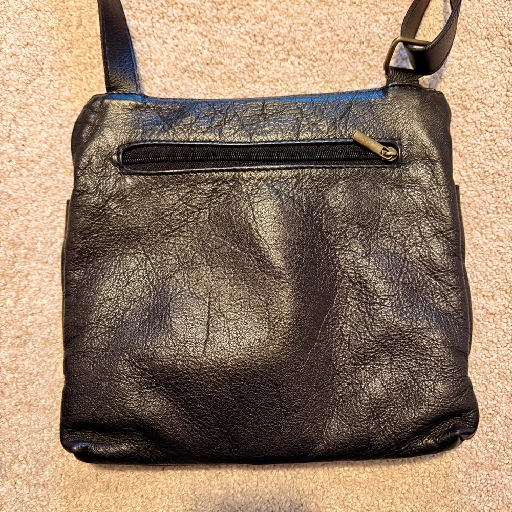 BLACK PEBBLED LEATHER CROSSBODY PURSE 🖤 - Picture 6 of 6